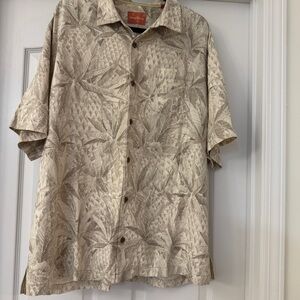 Tommy Bahama 100% Silk Camp Shirt XL Beige Palm Leaf Tropical Button Front